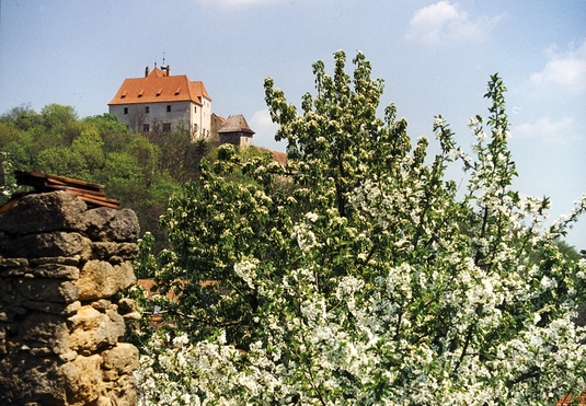 Vysoký Chlumec - jaro